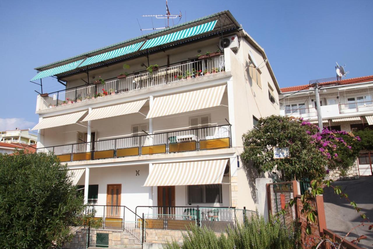 Apartments By The Sea Trogir - 15011 Exterior photo
